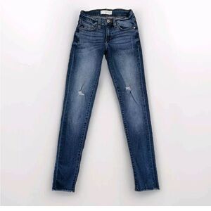 KanCan Mid-Rise Distressed Raw Edge 5 Pocket Skinny Jean Estilo Size 5/26